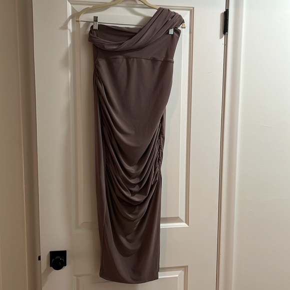 Club L London maternity dress - Picture 4 of 9